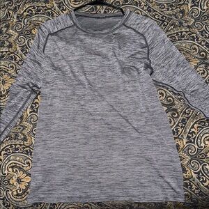 Lululemon Athletica Gray Long Sleeve Tee